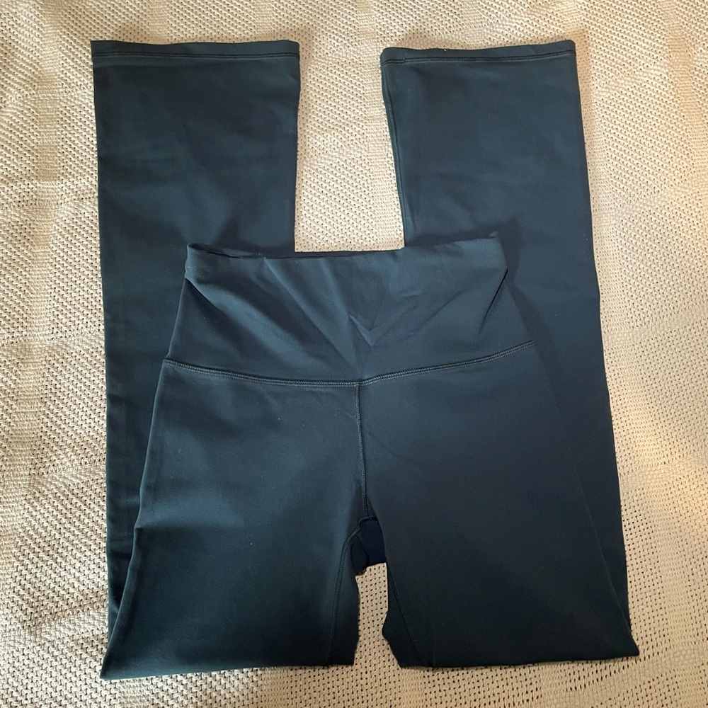 CALAI wide leg/ flare leggings size small